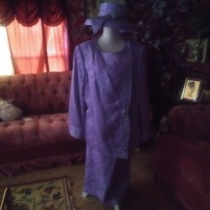 gently worn 2 pc suit; missing a snap.